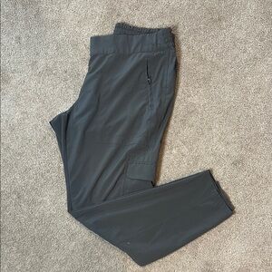 Athleta Women’s Green Cargo Pants